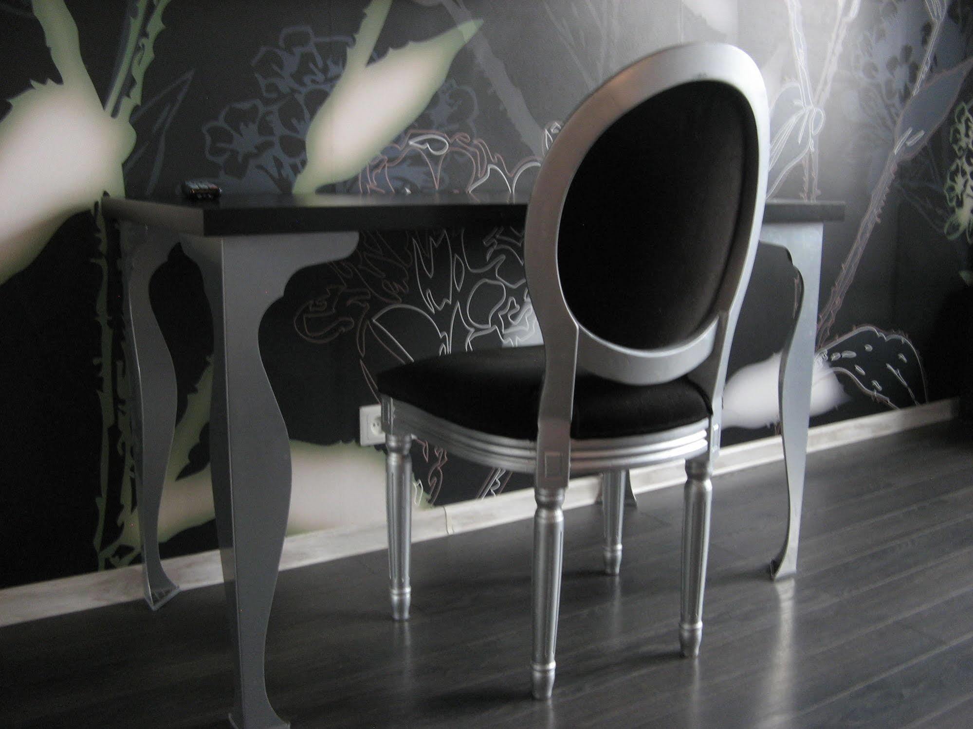 Apartment Artrooms *